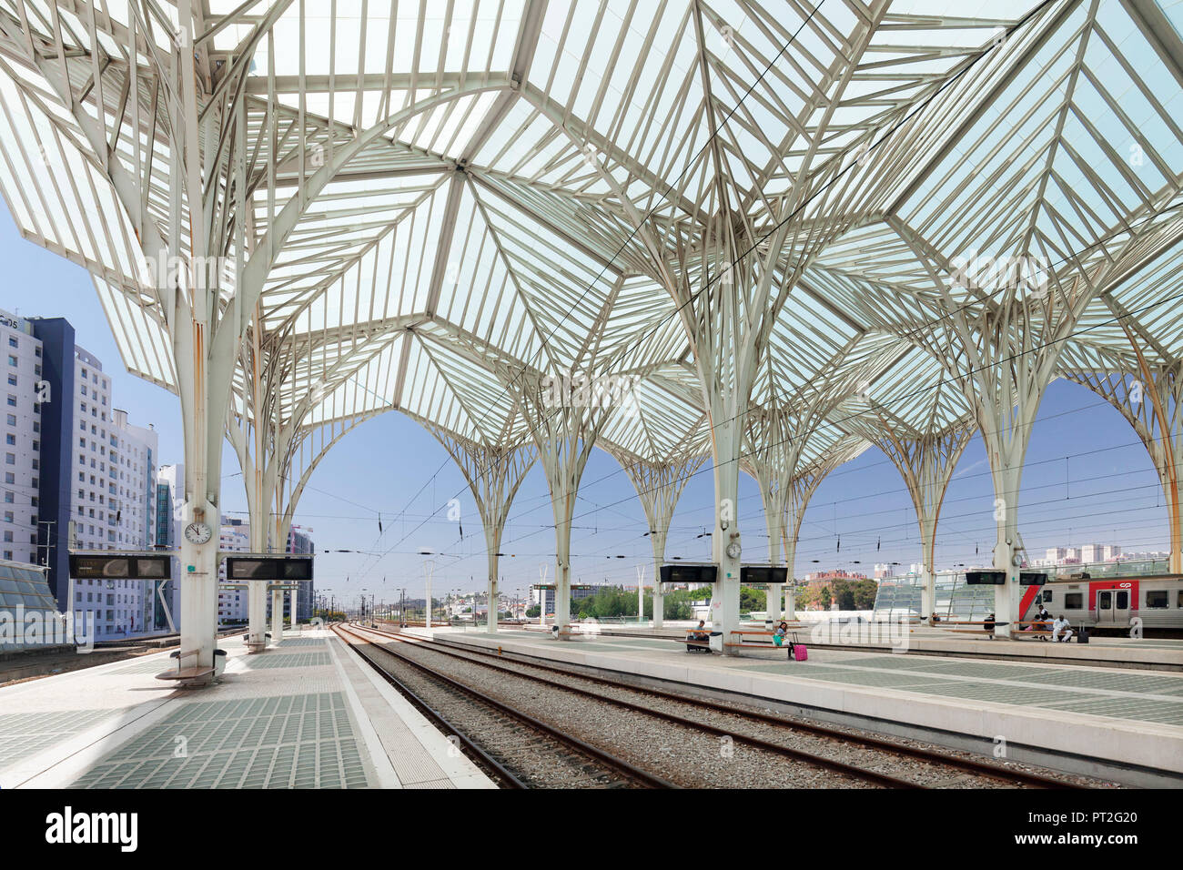Gare do Oriente stazione ferroviaria, Santiago Calatrava, Lisbona, Portogallo Foto Stock