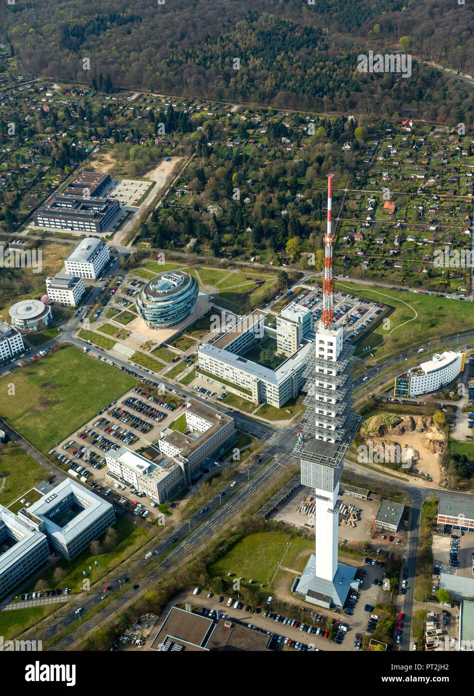 Alto edificio di uffici Heise sede a Hannover in forma sferica, Heise Media GmbH & Co KG, particolare architettura, Telemax, torre di telecomunicazioni a Hannover, la trasmissione radio Hannover 9, Hannover, capitale dello stato, Bassa Sassonia, Germania Foto Stock