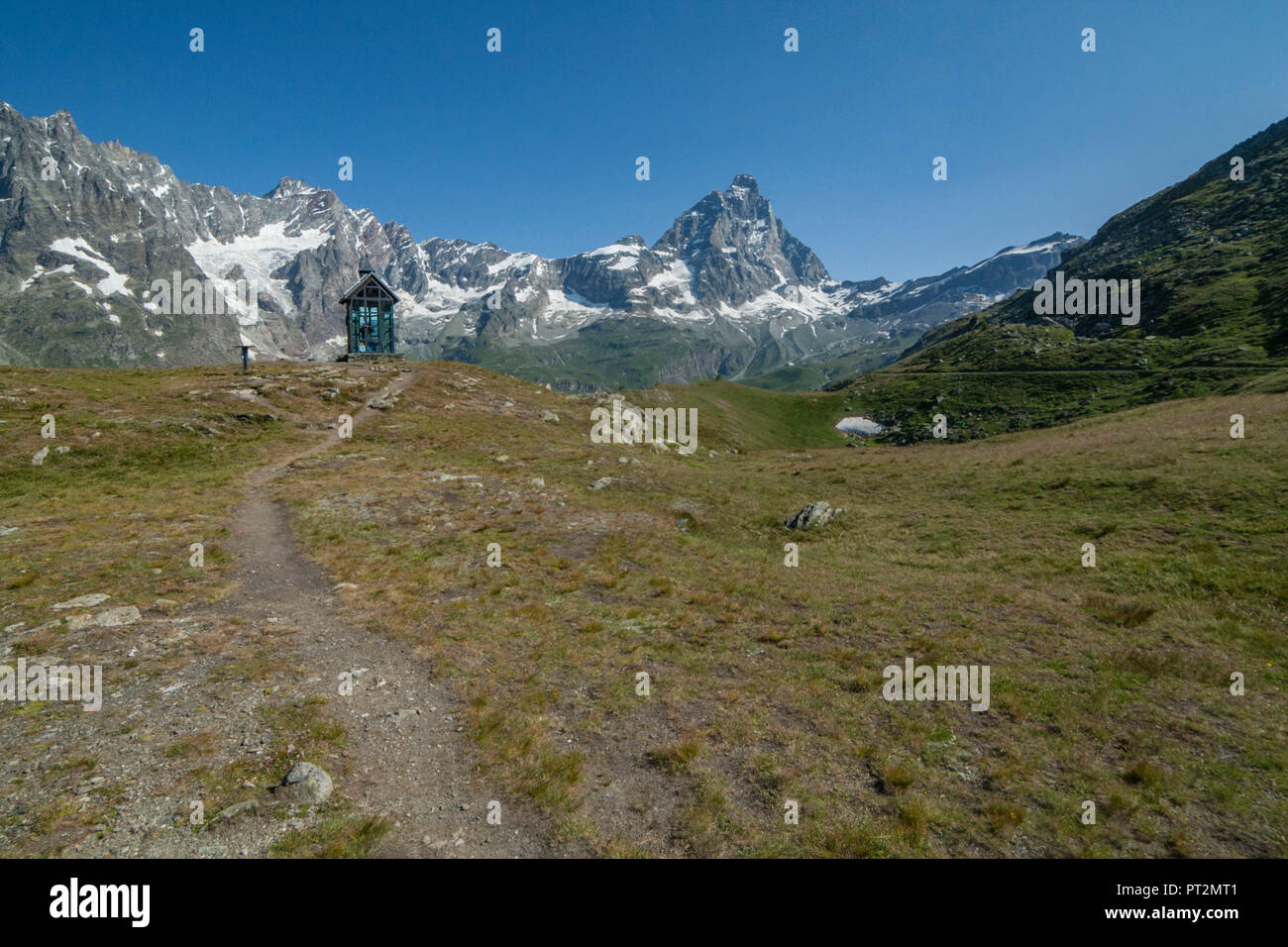 Piccolo Santuario ai piedi del Cervino, Cervinia, Valle d'Aosta, Italia Foto Stock