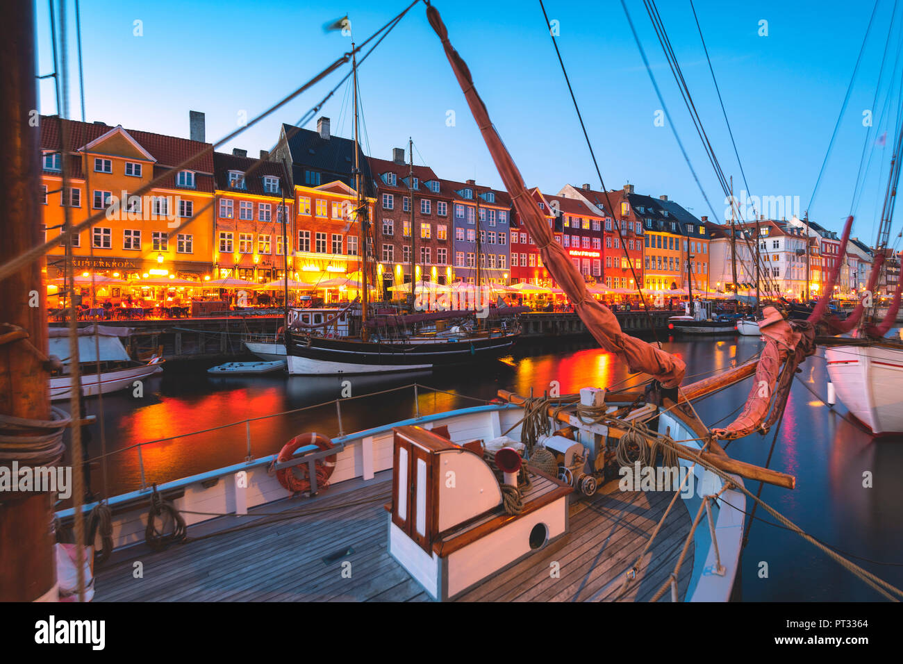 Ora blu a Nyhavn, Copenaghen, Hovedstaden, Danimarca, Nord Europa, Foto Stock