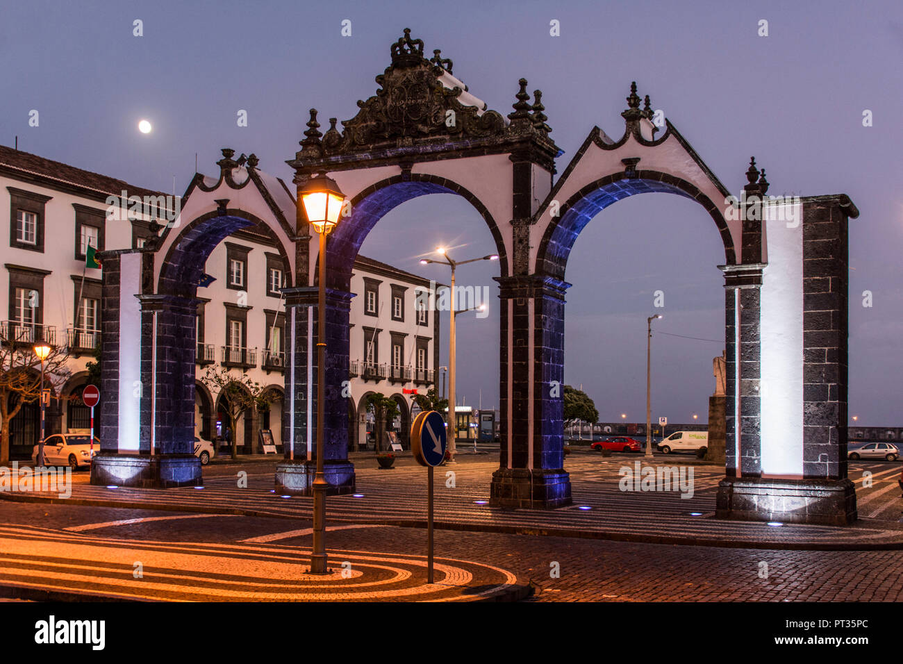 Le porte della città di Ponta Delgada sulle Azzorre isola di São Miguel Foto Stock