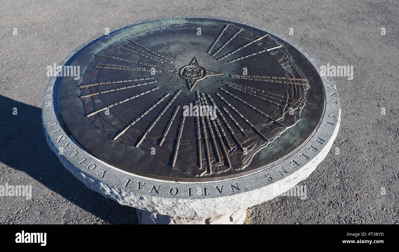 Il Monte Sant Helens National Volcanic Monument a Johnston Ridge osservatorio di Skamania County, Washington. Foto Stock