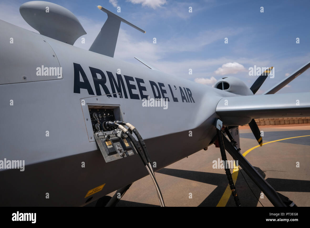 Dal 2014, l'esercito francese è stato usando Reaper fuchi per effettuare l intelligenza e missioni di sorveglianza. A Niamey Air Base in Niger, questi aeromobili' rivoluzionato la operazioni" contro i jihadisti. Niamey - Niger - agosto 2018. Depuis 2014, l'Armée française des utilizzano fuchi Reaper pour assicuratore des missions de renseignement et de la sorveglianza. Sur la base aérienne de Niamey, au Niger, ces appareils ont "révolutionné les opérations" contre les jihadistes. Niamey - Niger - août 2018. Foto Stock