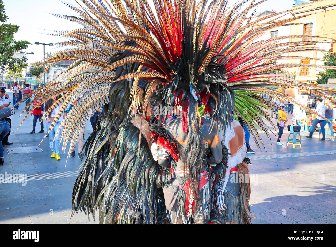 Città del Messico, Messico-23 Aprile 2018: Indiano festival e feste tribali su piazza Zocalo di Città del Messico Foto Stock