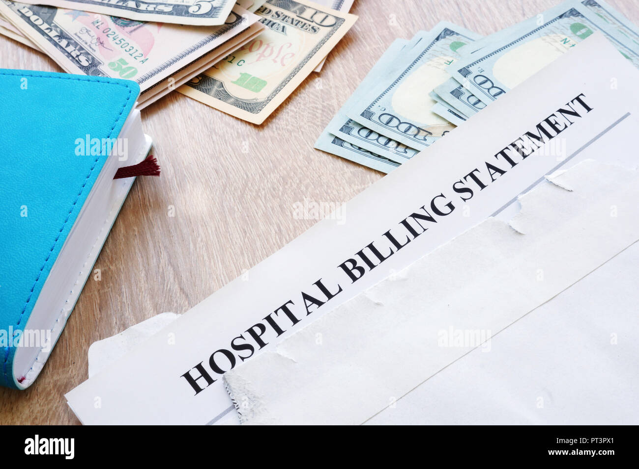Ospedale dichiarazione di fatturazione nella busta. Medical debito. Foto Stock