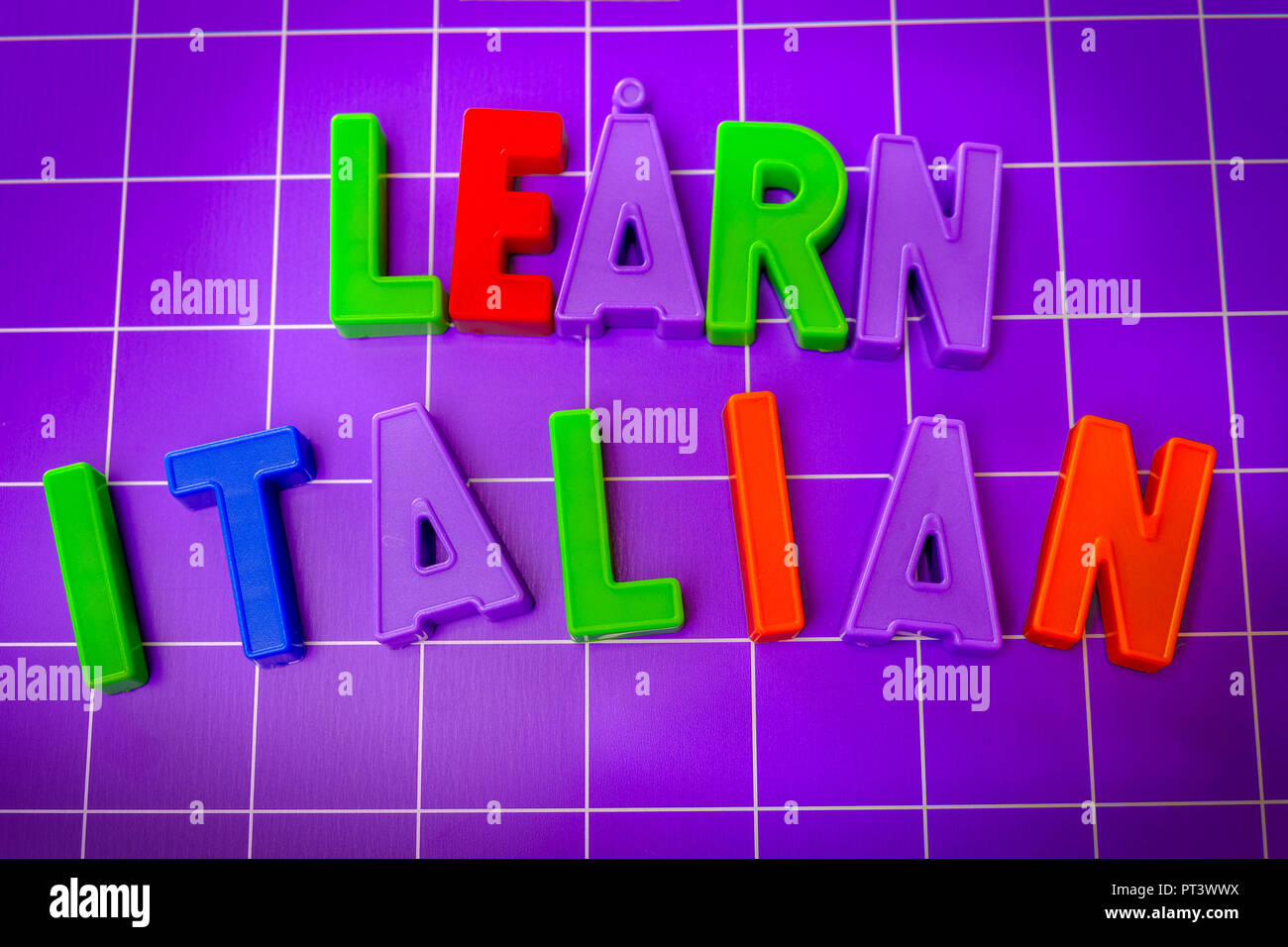 Imparare la lingua italiana Magneti alfabeto lettere Foto Stock