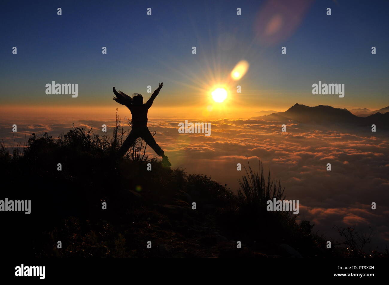 Crazy sulla cima della montagna - così folle sulla cima della montagna - Bach Moc Luong Tu, e la quarta più alta montagna in Viet Nam - Lao Cai, Lai Chau Foto Stock