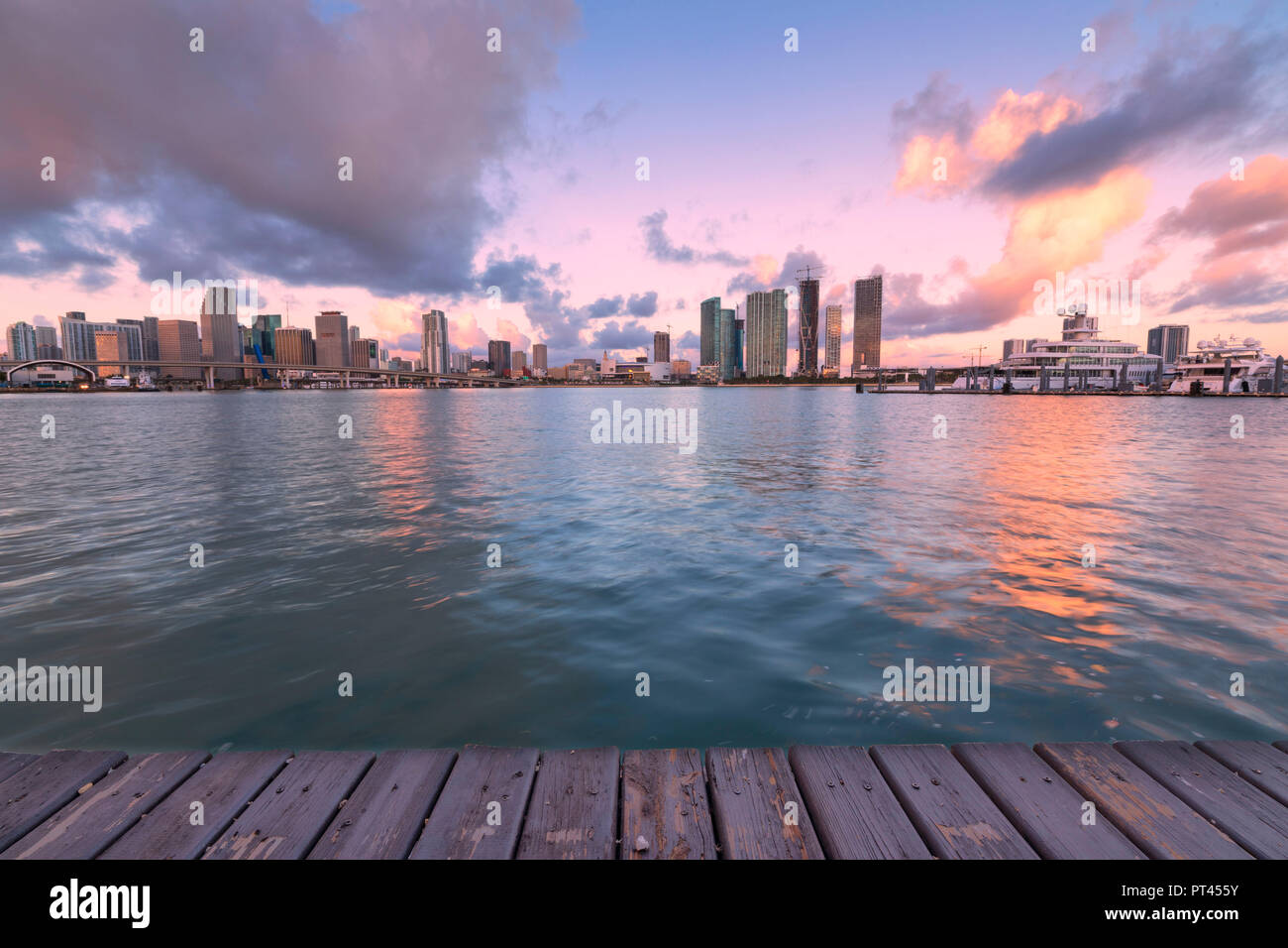 Skyline del centro di Miami dall'isola Watson, Miami, Florida, Stati Uniti d'America, America del Nord Foto Stock