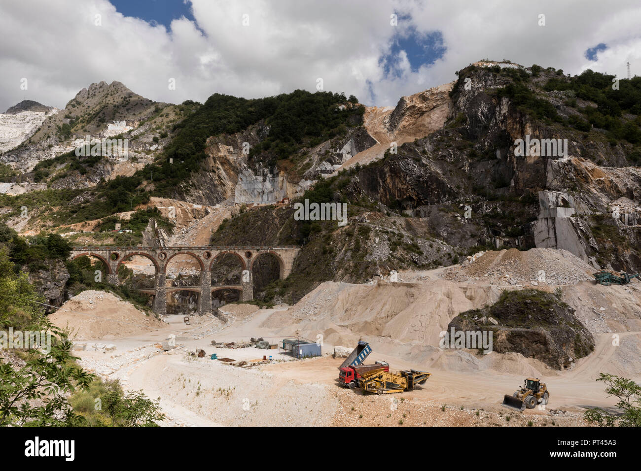 Ponte di Fantiscritti, cave di marmo di Carrara e comune di Carrara, Massa Carrara provincia, Toscana, Italia, Europa occidentale Foto Stock