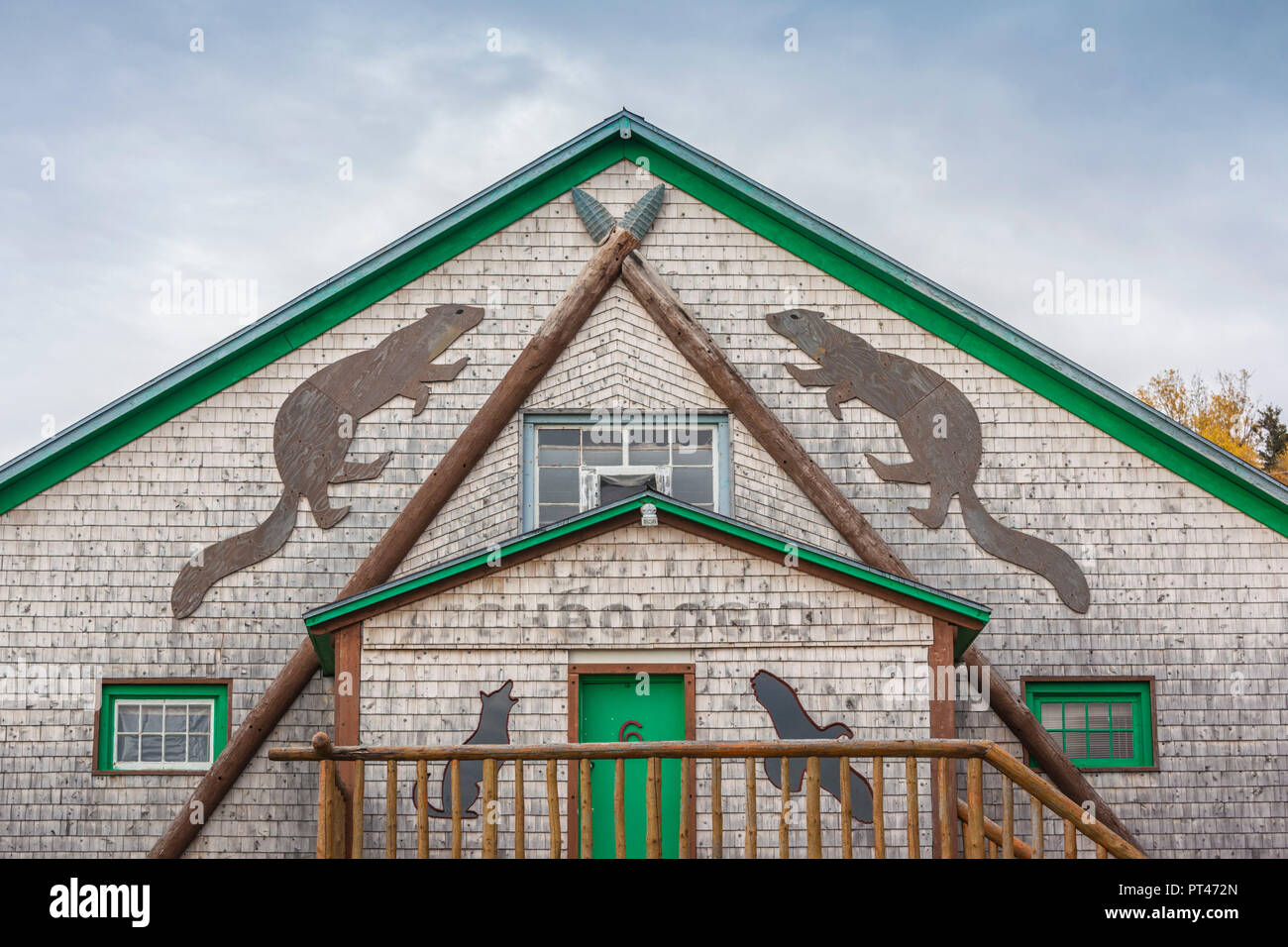 Canada Quebec, Gaspe Peninsula, La Martre, edificio con beaver motif Foto Stock