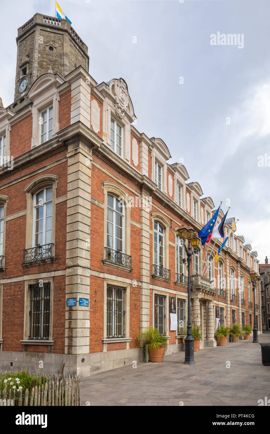 Xviii secolo municipio dentro la città fortificata di Boulogne-sur-Mer Foto Stock