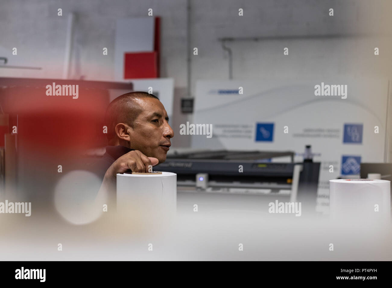 Roma, Italia, Settembre 30, 2018. Unione legislazioni fiscali influiscono sulla economia italiana e l'esportazione delle valutazioni. I giovani lavoratori lotta per contratti di oggi. Foto Stock