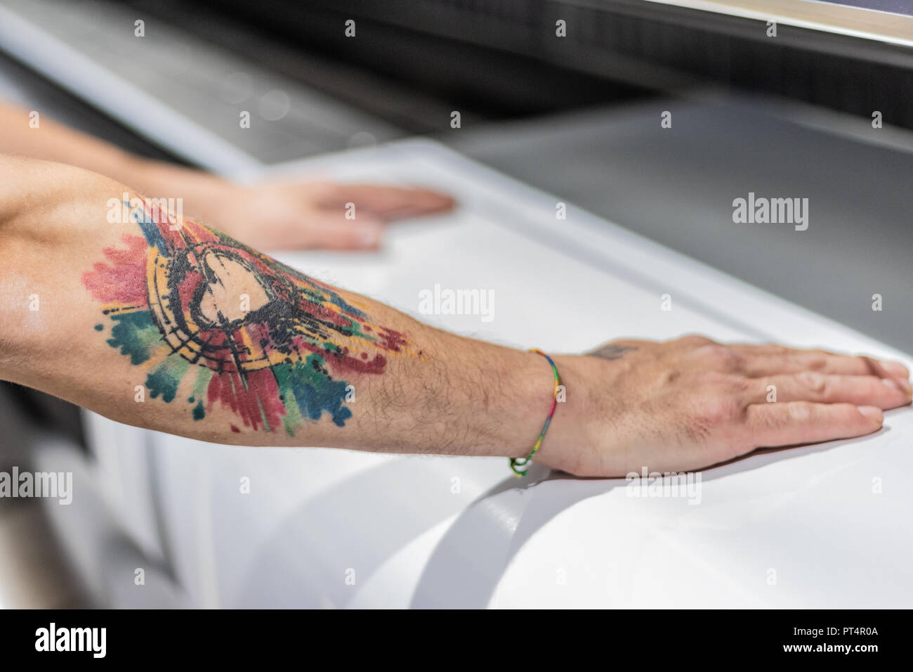 Roma, Italia, Settembre 30, 2018. Unione legislazioni fiscali influiscono sulla economia italiana e l'esportazione delle valutazioni. I giovani lavoratori lotta per contratti di oggi. Foto Stock