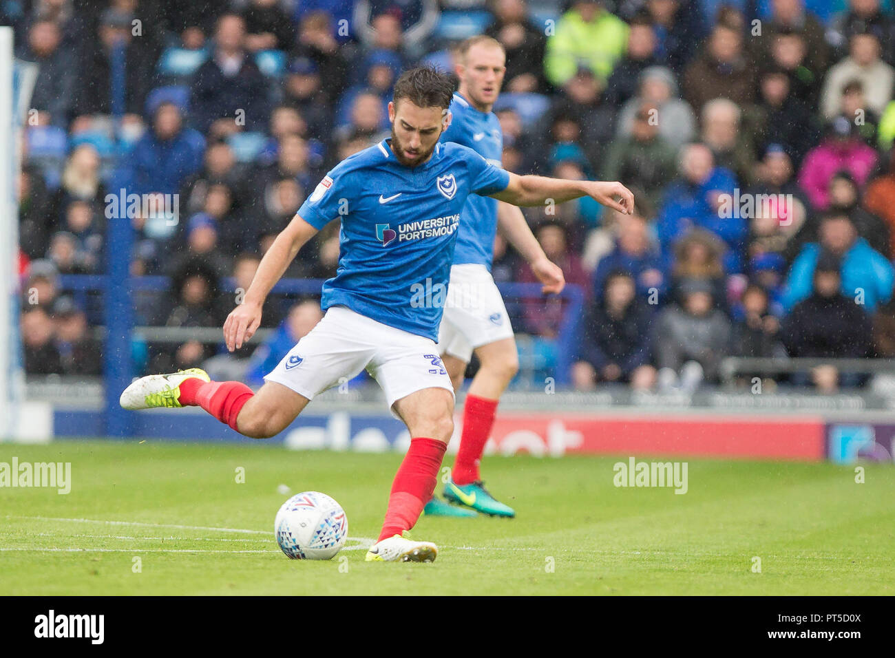 Portsmouth, Regno Unito. Il 6 ottobre 2018. Ben stretta di Portsmouth durante il cielo EFL scommettere League 1 match tra Portsmouth e Gillingham a Fratton Park, Portsmouth, in Inghilterra il 6 ottobre 2018. Foto di Simon Carlton. Solo uso editoriale, è richiesta una licenza per uso commerciale. Nessun uso in scommesse, giochi o un singolo giocatore/club/league pubblicazioni. Credit: UK Sports Pics Ltd/Alamy Live News Foto Stock