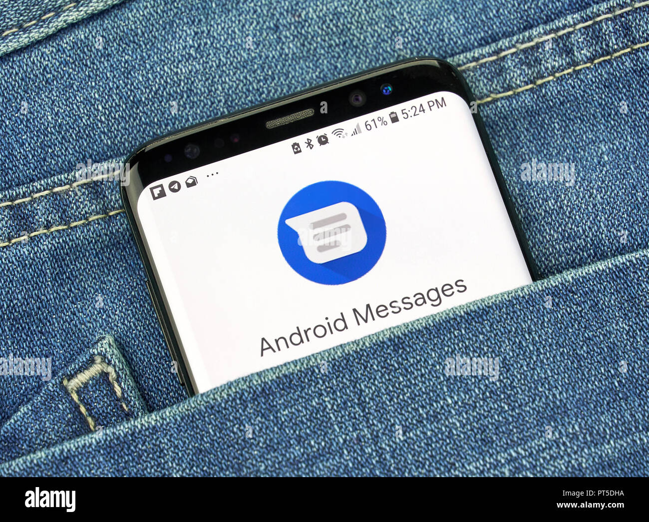 MONTREAL, Canada - 4 ottobre 2018: Google Android app Messaggi su s8 schermo. L'app Android app ufficiale per i messaggi di testo SMS, MMS, RCS Foto Stock