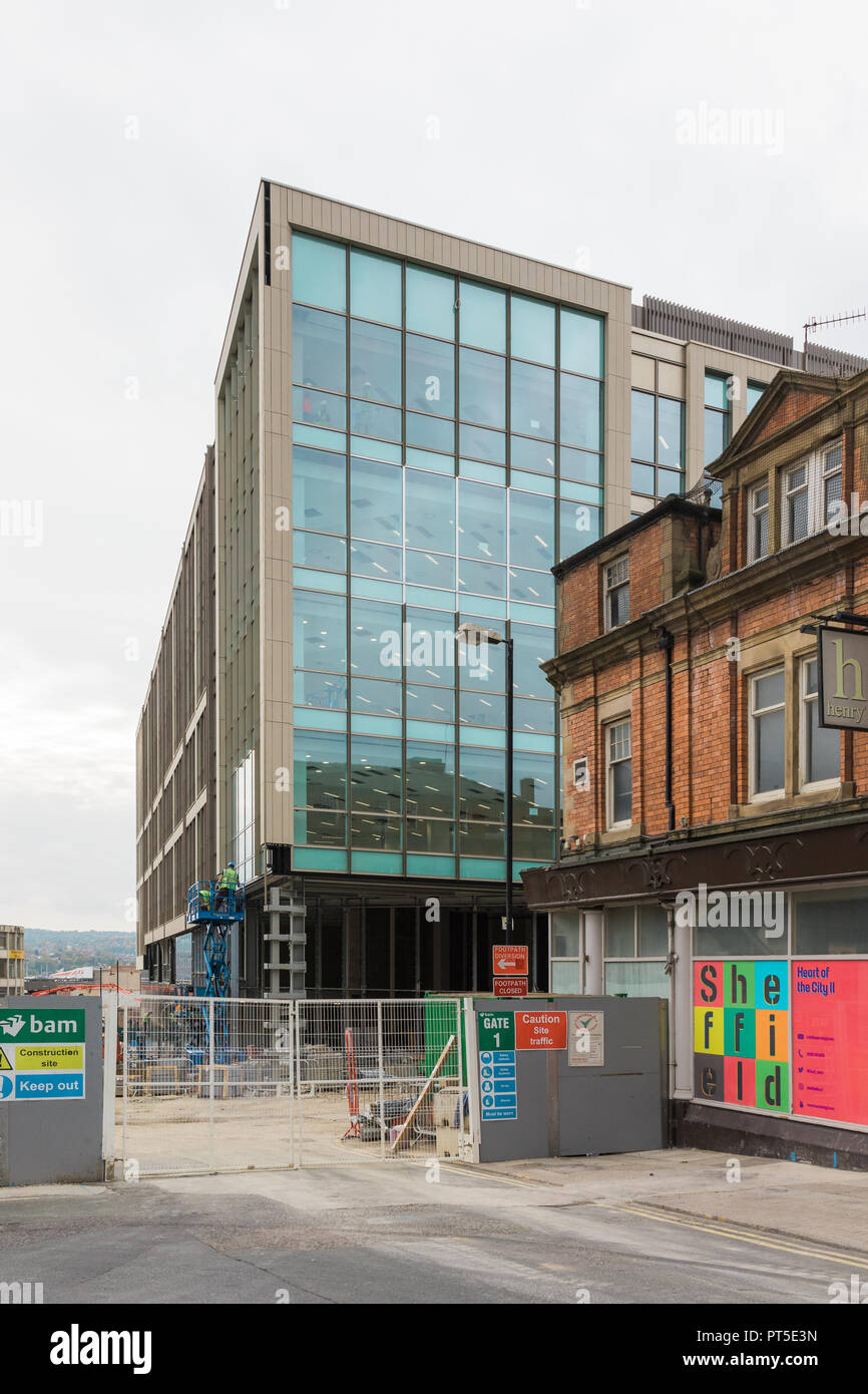 Sheffield Retail trimestre, ex riqualificazione Sevenstone da Cambridge Street dalla ex posizione del Grosvenor Hotel Foto Stock