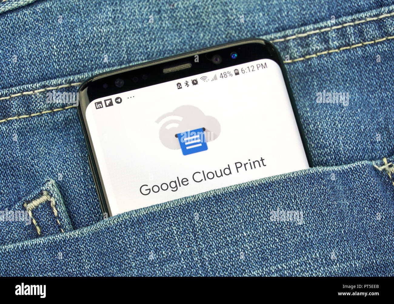 MONTREAL, Canada - 4 ottobre 2018: Google Cloud Stampa app su s8 schermo. Cloud Stampa è un servizio di Google che consente agli utenti di stampare da qualsiasi applicazione in qualsiasi c Foto Stock
