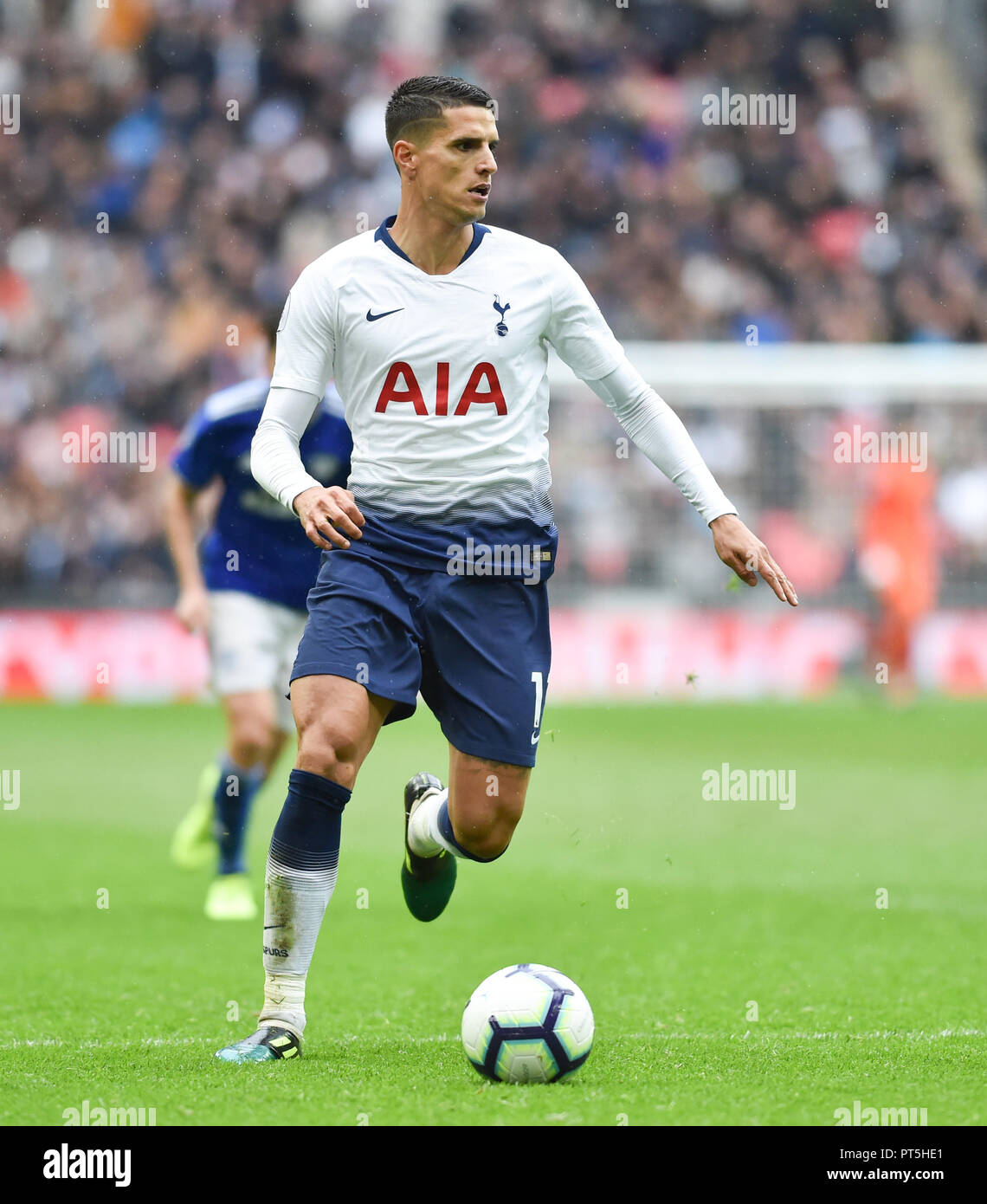 Erik Lamela di speroni durante il match di Premier League tra Tottenham Hotspur e Cardiff City a Wembley Stadium , Londra , 06 ottobre 2018 solo uso editoriale. No merchandising. Per le immagini di calcio FA e Premier League restrizioni si applicano inc. no internet/utilizzo mobile senza licenza FAPL - per i dettagli contatti Football Dataco Foto Stock