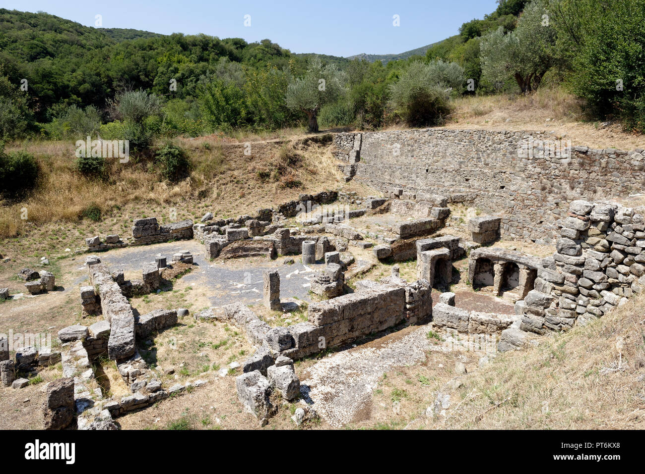 Rovine di Asklepion, un santuario del dio greco della guarigione Asclepio a Antica Gortys, Arcadia, Peloponneso e Grecia. Il sito archeologico di Foto Stock