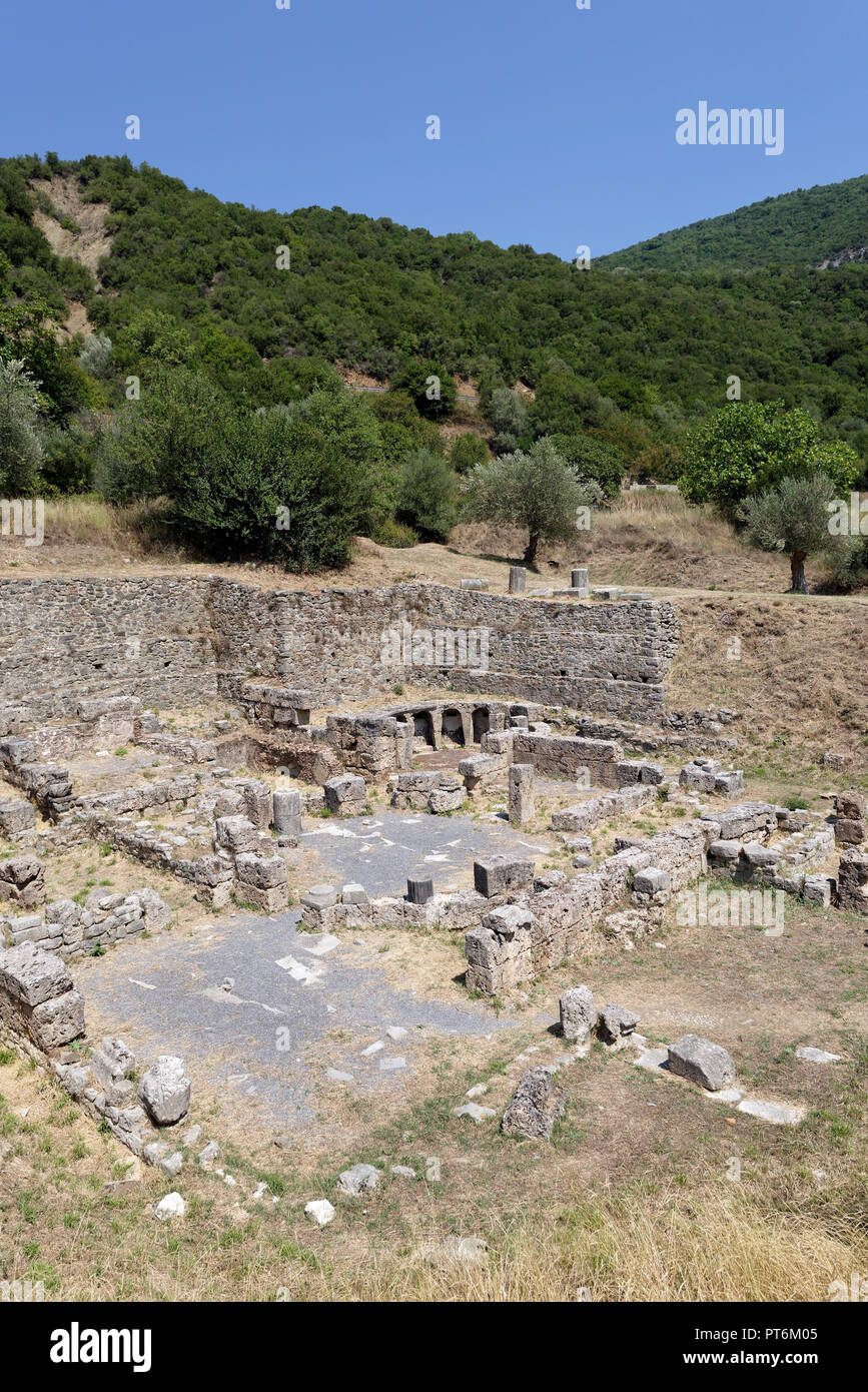 Rovine di Asklepion, un santuario del dio greco della guarigione Asclepio a Antica Gortys, Arcadia, Peloponneso e Grecia. Il sito archeologico di Foto Stock
