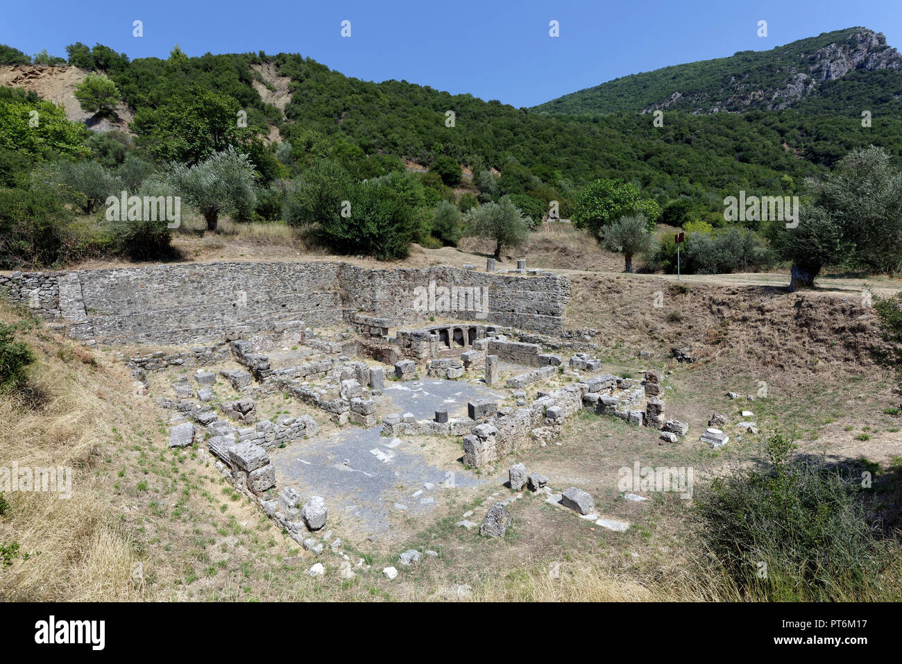 Rovine di Asklepion, un santuario del dio greco della guarigione Asclepio a Antica Gortys, Arcadia, Peloponneso e Grecia. Il sito archeologico di Foto Stock