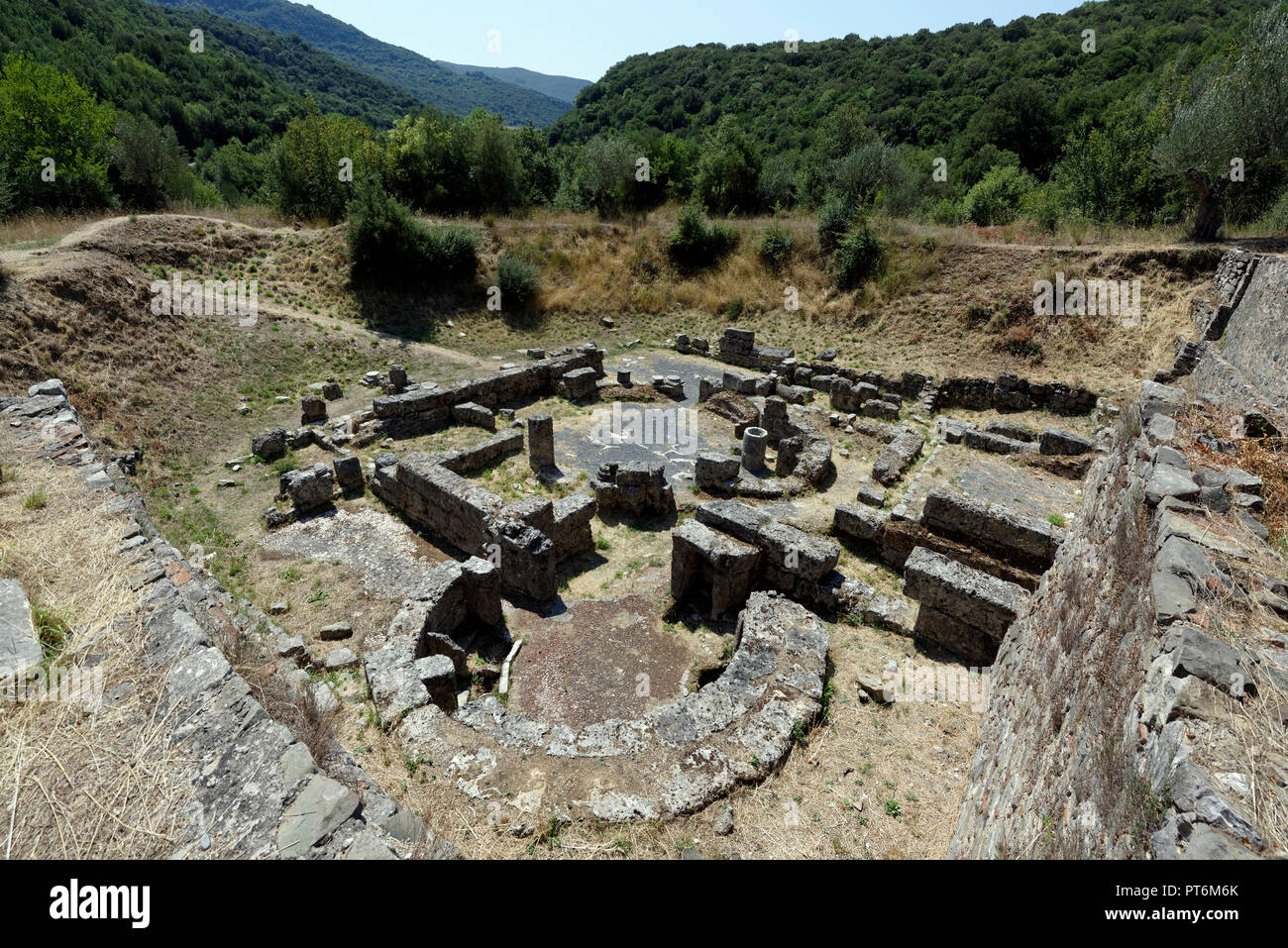 Rovine di Asklepion, un santuario del dio greco della guarigione Asclepio a Antica Gortys, Arcadia, Peloponneso e Grecia. Il sito archeologico di Foto Stock