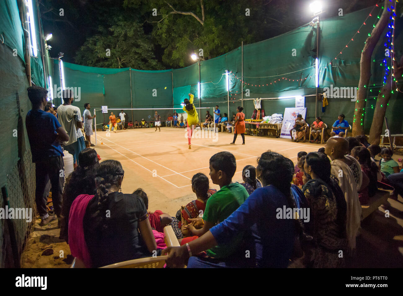 AUROVILLE, India - 23 Settembre 2018: Auroville Badminton Club torneo di nuova creazione corte Foto Stock