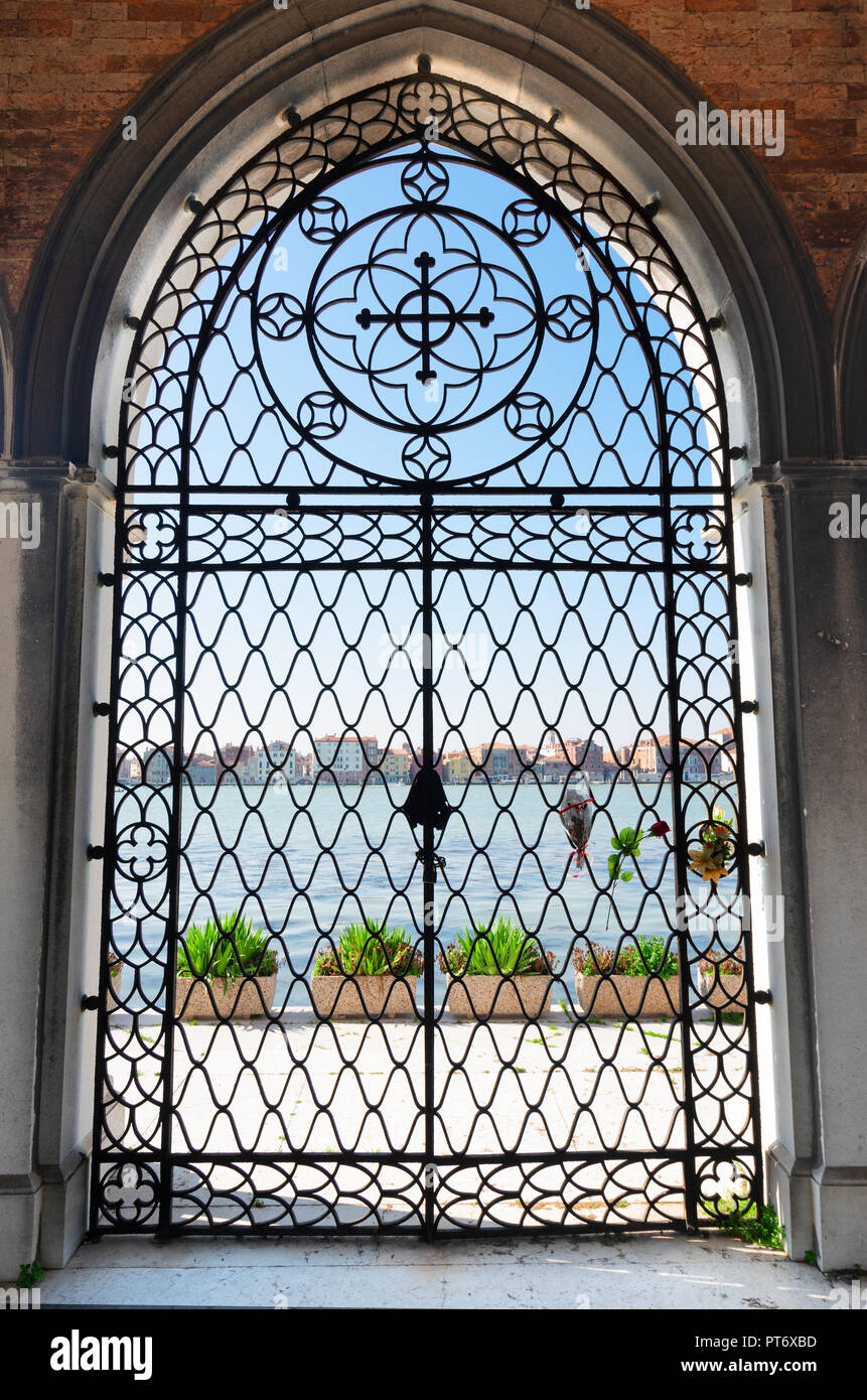 Gateway di ferro di Isola di deads parete in Venezia Italia Foto Stock