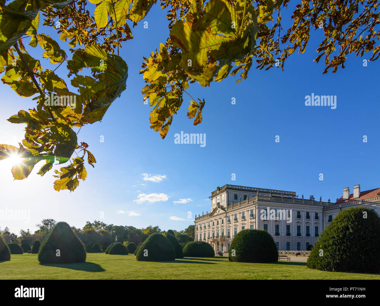 Fertöd: Schloss Esterhazy Esterhaza (palazzo), parkside, park di Neusiedler See (lago di Neusiedl), Győr-Moson-Sopron, Ungheria Foto Stock