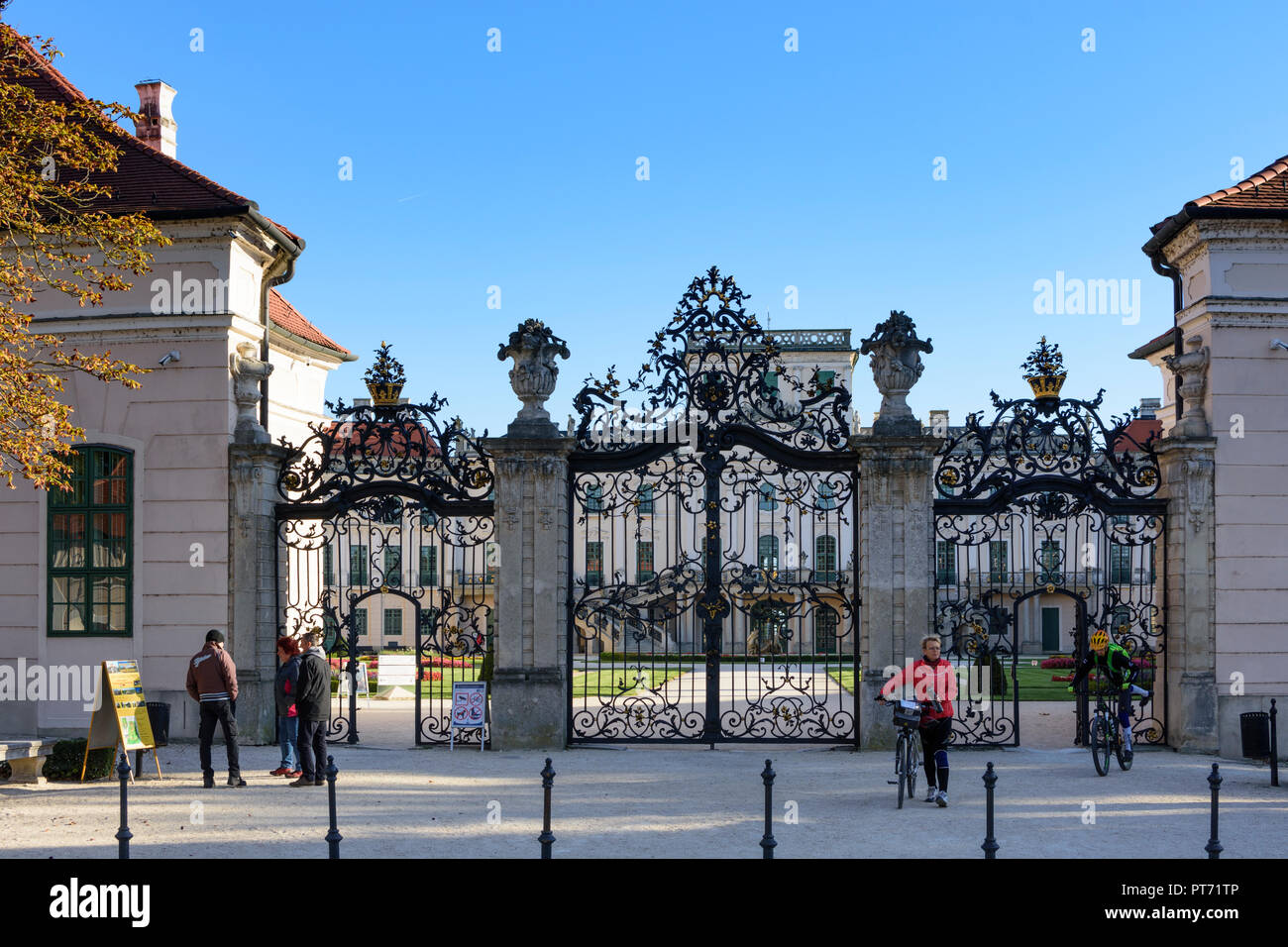 Fertöd: Schloss Esterhazy Esterhaza (palazzo), il cancello di ingresso in Neusiedler See (lago di Neusiedl), Győr-Moson-Sopron, Ungheria Foto Stock