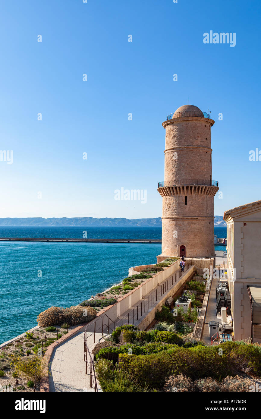Vista del molo di Marsiglia, Fort Saint Jean castello nel sud della Francia Foto Stock