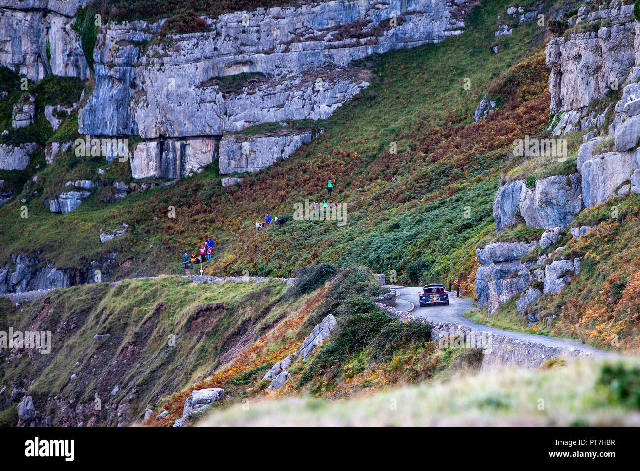 Llandudno, Regno Unito. Il 7 ottobre, 2018. Dayinsure WRC Rally Galles GB, giorno 4; M-Sport Ford World Rally Team driver Elfyn Evans e co-driver Daniel Barritt nella loro Ford Fiesta WRC si avvolge intorno al Great Orme stage Credito: Azione Sport Plus/Alamy Live News Foto Stock