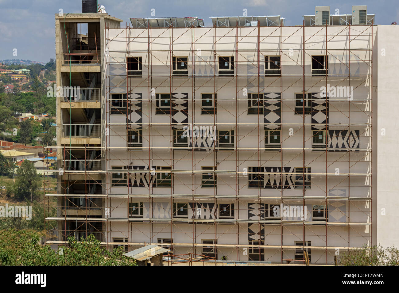 Il Kigali, Ruanda - OTTOBRE 23,2017: Kiyovu questo è un nuovo e moderno edificio di uffici su KN 3 Road,che è ancora in costruzione. Foto Stock