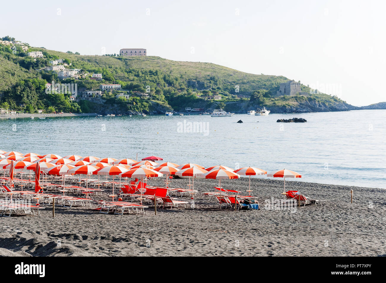 La spiaggia di San Nicola Arcella vicino all'Arcomagno, Calabria, Italia meridionale. Foto Stock