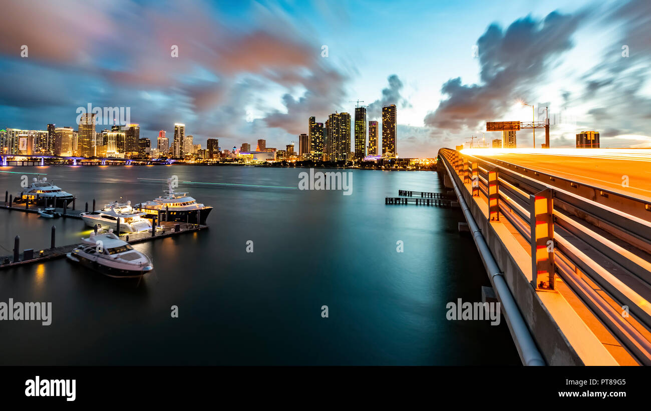 Vista Aerea della Marina a Miami, Florida, Stati Uniti d'America Foto Stock