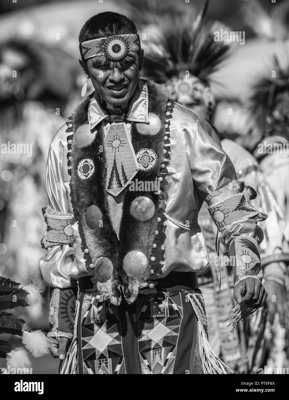 I partecipanti dancing Native American style a Stillwater Pow Wow Anderson, California. Foto Stock