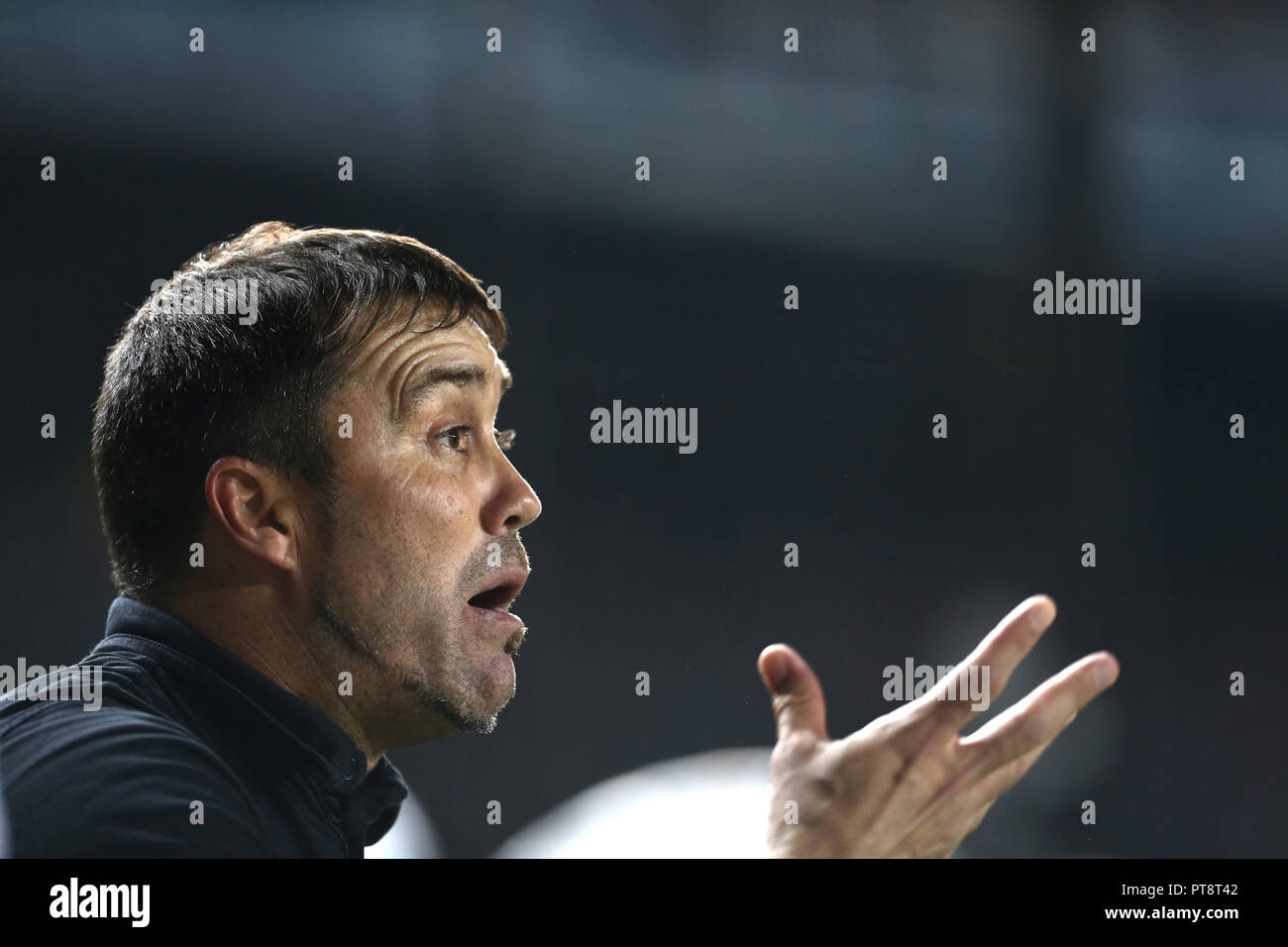 Buenos Aires, Argentina - 07 Ottobre 2018: Eduardo Coudet (Racing) viene buttato fuori dalla partita in Estadio Juan Domingo Peron a Buenos Aires, Ar Foto Stock