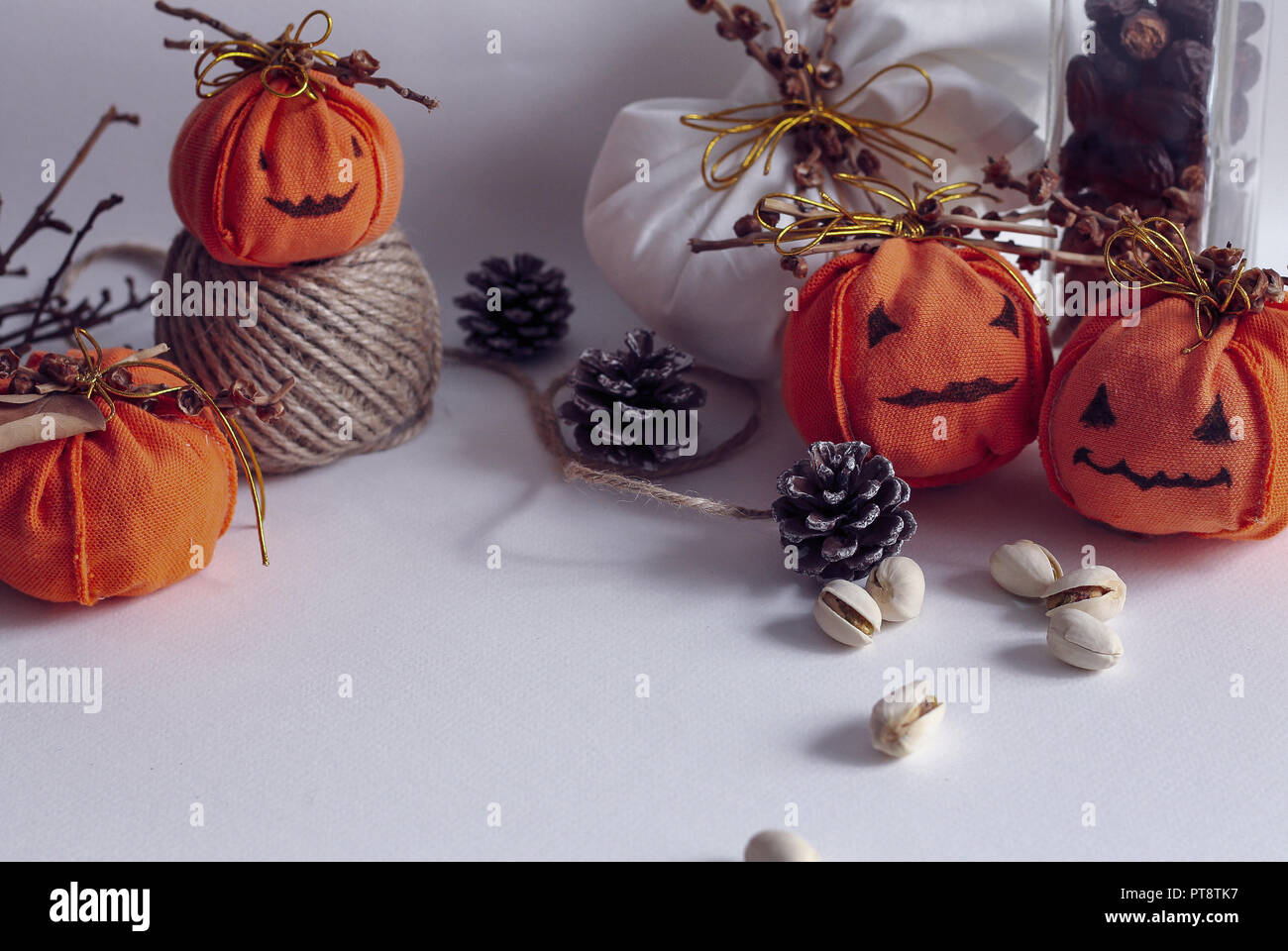 Jack o lantern decorazione per una semplice halloween layout e design di sfondo Foto Stock