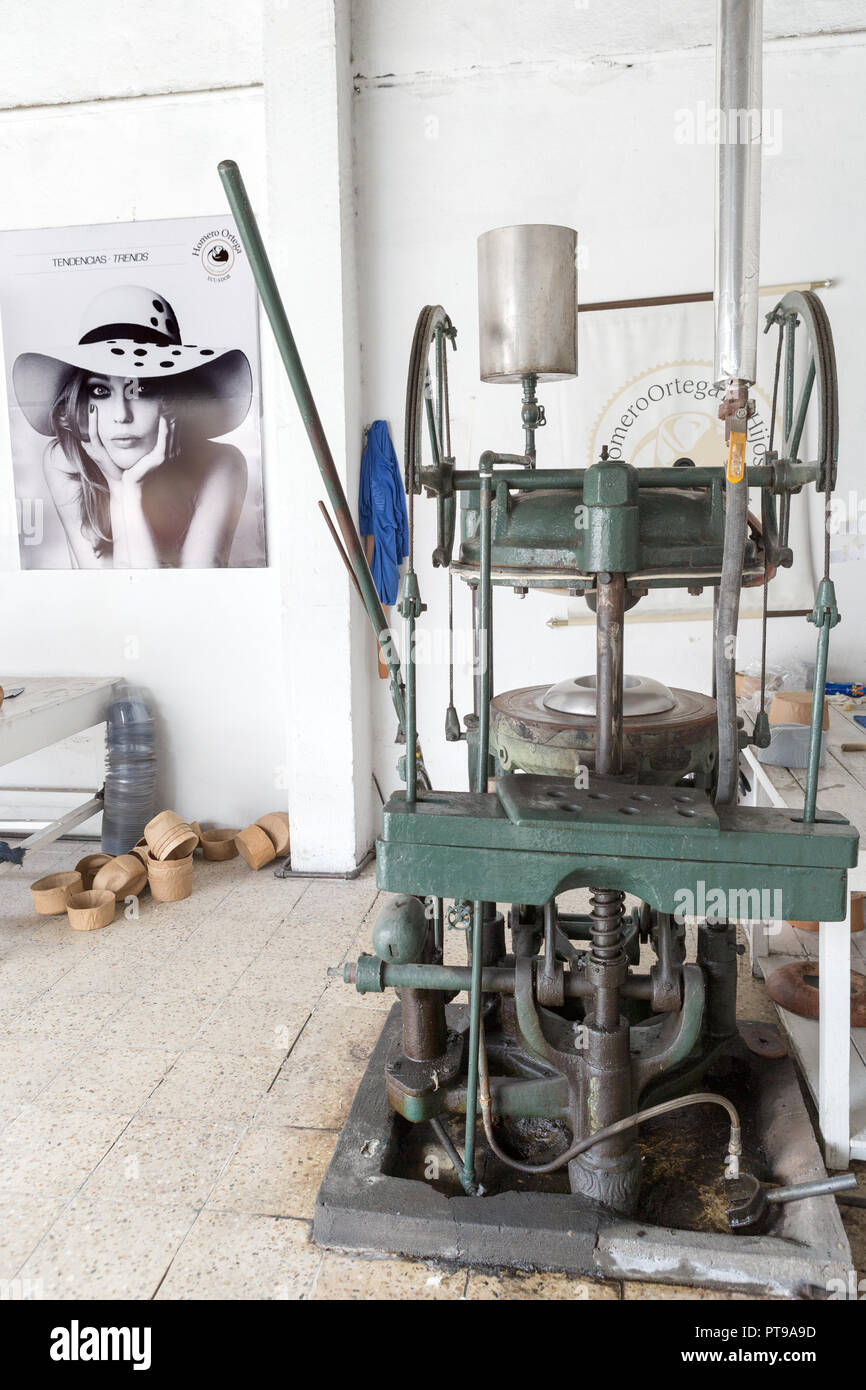 Hat preme Homero Ortega hat factory Cuenca, Ecuador Foto Stock