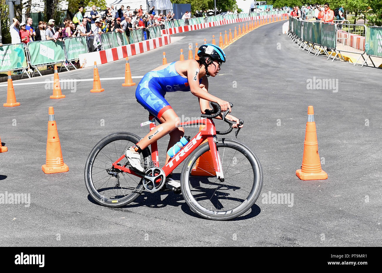 Buenos Aires, Argentina. Il 7 ottobre, 2018. Yu Xinying della Cina compete durante le donne del Triathlon corrispondono all'estate 2018 Olimpiadi della Gioventù di Buenos Aires, capitale dell'Argentina, il 7 ottobre 2018. Yu Xinying classificato al ventesimo con 1 ora e 2 minuti 49 secondi. Credito: Egli Changshan/Xinhua/Alamy Live News Foto Stock
