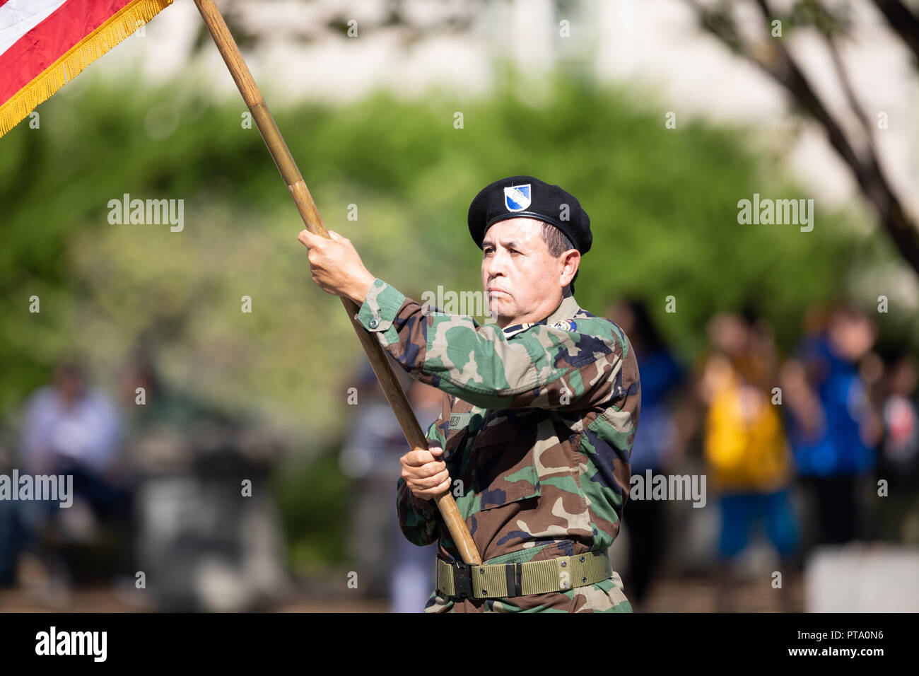 Washington, Stati Uniti d'America - 29 Settembre 2018: La Fiesta DC Parade, uomini provenienti da El Salvador veterani dell'esercito di El Salvador Foto Stock