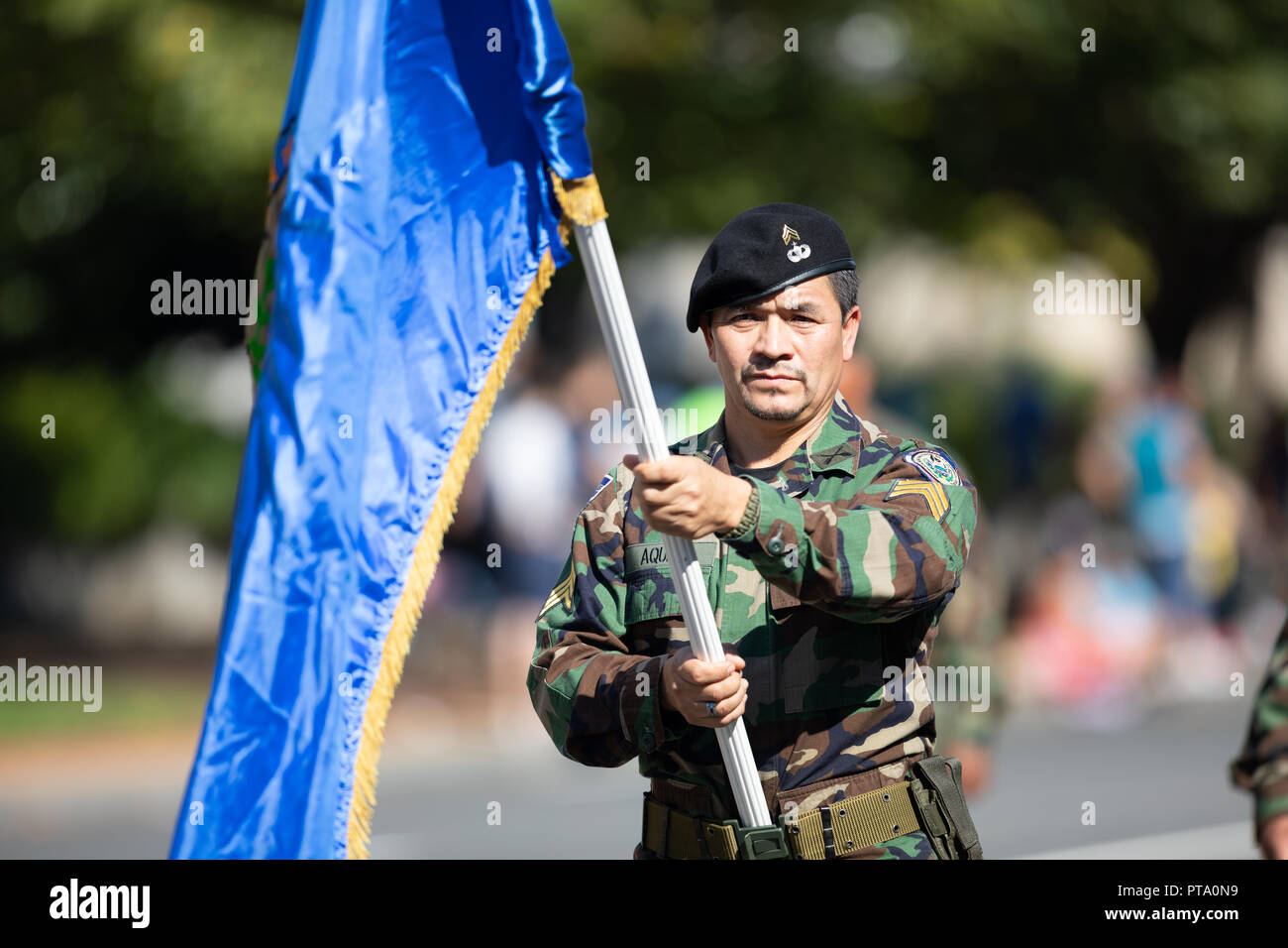 Washington, Stati Uniti d'America - 29 Settembre 2018: La Fiesta DC Parade, uomini provenienti da El Salvador veterani dell'esercito di El Salvador Foto Stock