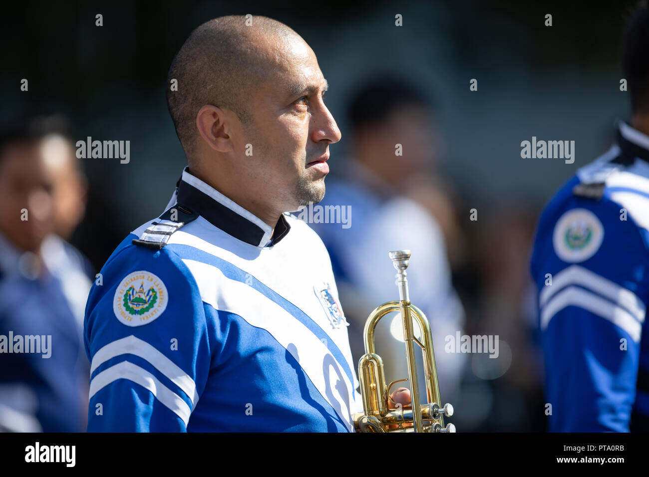 Washington, Stati Uniti d'America - 29 Settembre 2018: La Fiesta DC Parade, membri della Banda El Pulgarcito USA Salvadoran Marching Band Foto Stock