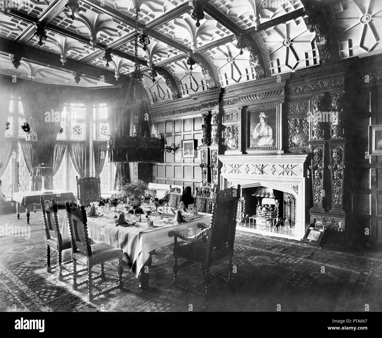 Vittoriano sala da pranzo, Enmore, 34 Alexandra Drive, Sefton Park, Liverpool, Merseyside, 1896. Creatore: Henry Bedford Lemere. Foto Stock