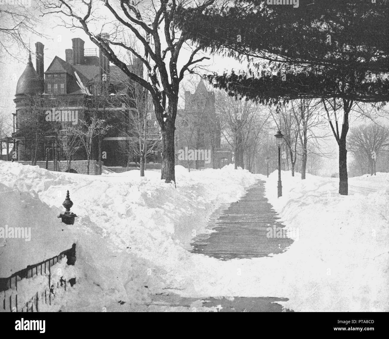 Summit Avenue in inverno, St Paul, Minnesota, USA, c1900. Creatore: sconosciuto. Foto Stock