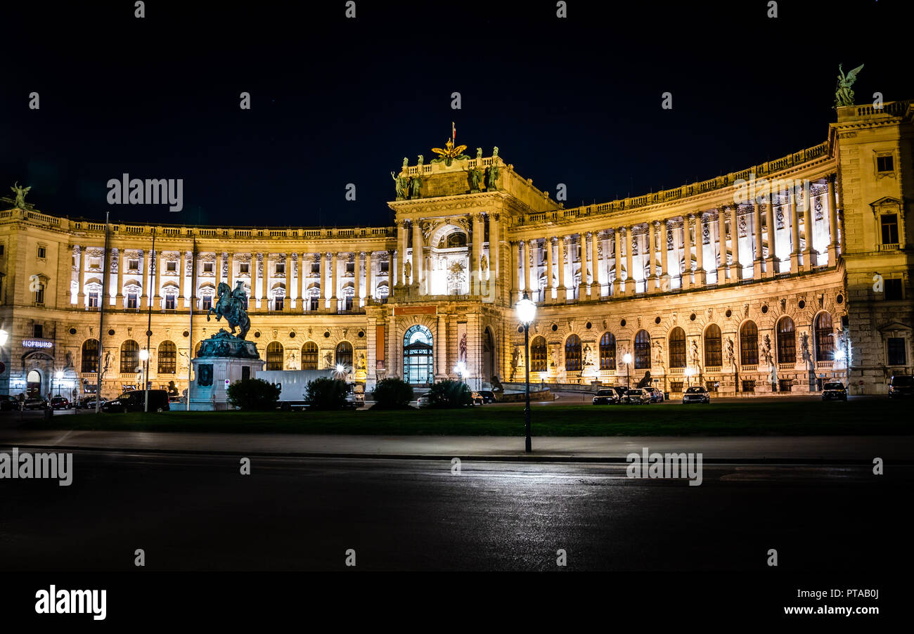 Hofburg di Vienna di notte Foto Stock
