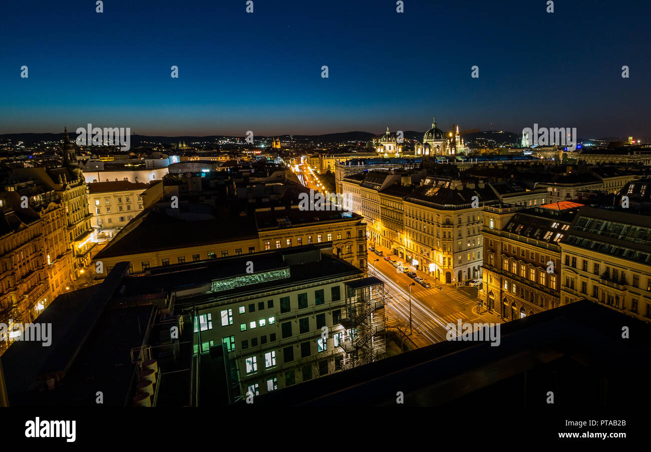 Vienna di notte Foto Stock