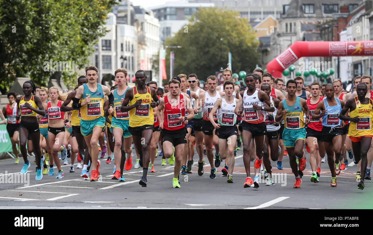 Cardiff Galles : ottobre 7th. Elite corridori tra cui la gara vincitore Jack Rayneri iniziare la cerimonia inaugurale dei Campionati del Commonwealth di credito immagine Huw Fairc Foto Stock