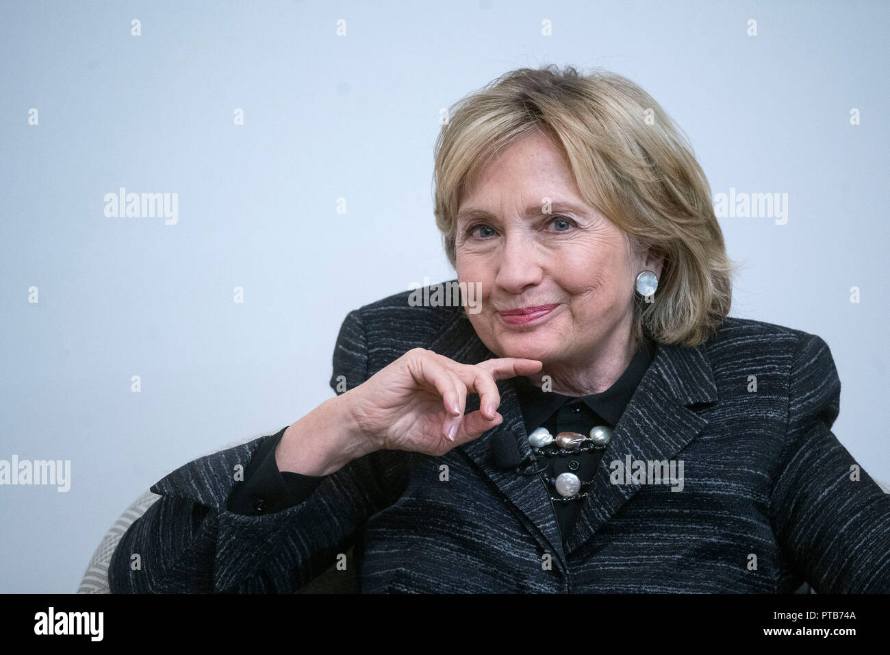 Hillary Rodham Clinton presso l Università di Oxford per onorare il settantesimo anniversario della Dichiarazione Universale dei Diritti dell'uomo. Foto Stock