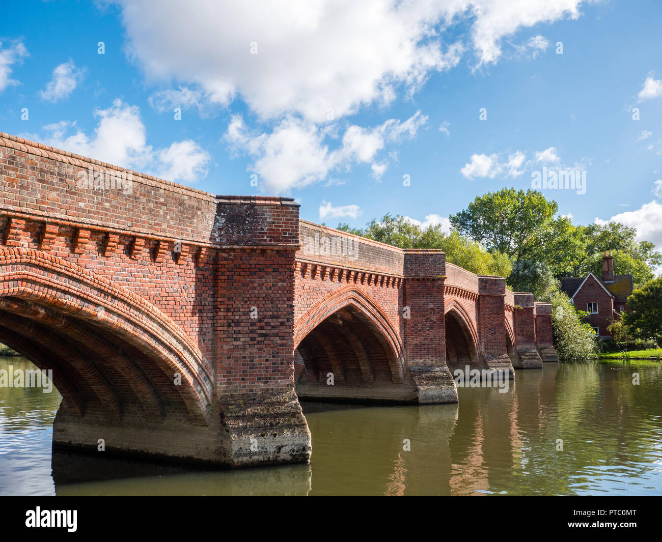 Clifton Hampden Bridge,Clifton Hampden, il fiume Tamigi, Oxfordshire, Inghilterra, Regno Unito, GB. Foto Stock